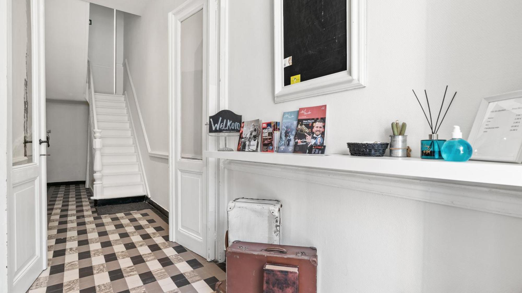 B&B Leopold & Appartementen ซินท์-ทราวเดิน ภายนอก รูปภาพ