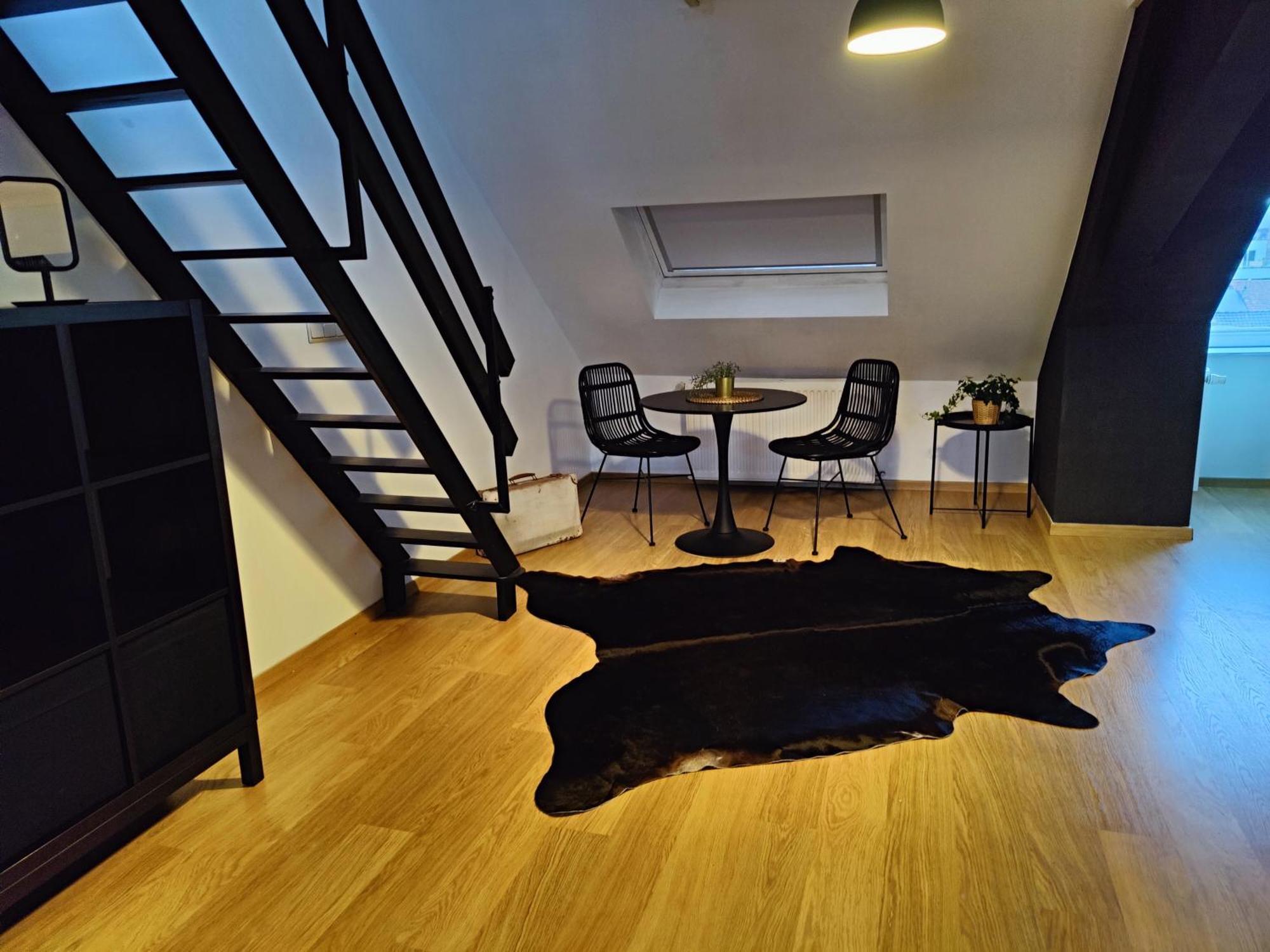 B&B Leopold & Appartementen ซินท์-ทราวเดิน ภายนอก รูปภาพ