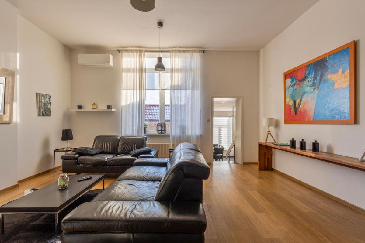 B&B Leopold & Appartementen ซินท์-ทราวเดิน ภายนอก รูปภาพ